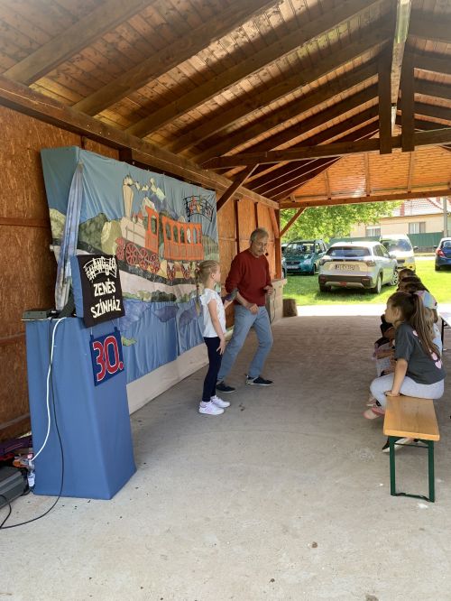 Pusztaszemes 2025.05.25. Hangoló 4238.