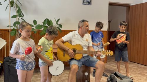 Tikos 2026.05.30. Fülep Benedek - Kőröshegyi zeneműhely zenés hangszerbemutató 4293.