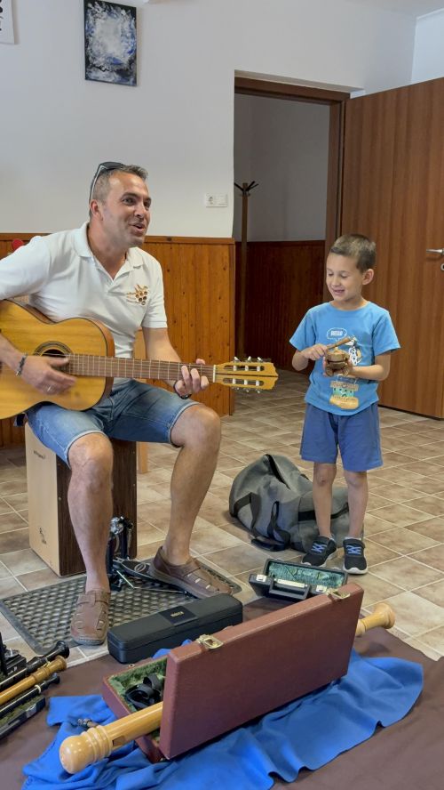 Tikos 2026.05.30. Fülep Benedek - Kőröshegyi zeneműhely zenés hangszerbemutató 4294.